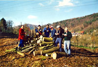 Fleißige Helfer nach getaner Arbeit auf der Streuobstwiese